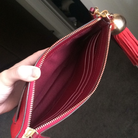 Tory Burch red cross body - Picture 4 of 7